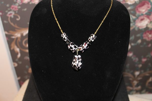 Black and White Dots on Dots on a 26" chain - Image 4