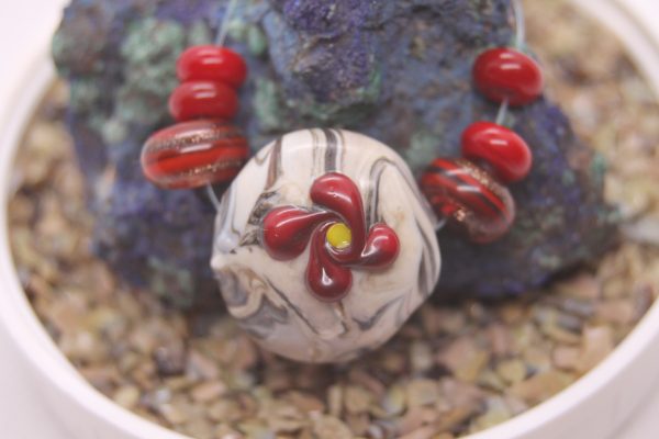 Green and Ivory with a Red Flower - Image 4