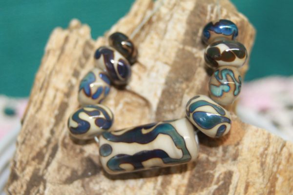 Color Shifting Squigglies on an Ivory Base - Image 4