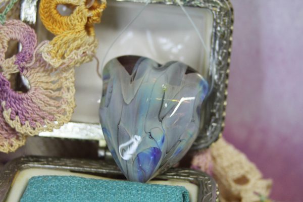 Shimmering Blue Heart with Veining XL - Image 2