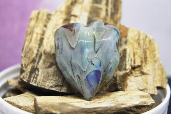 Shimmering Blue Heart with Veining XL