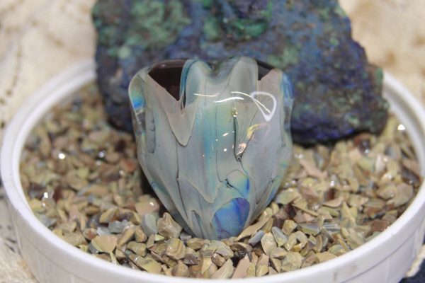 Shimmering Blue Heart with Veining XL - Image 5