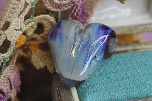 Shimmering Blue Heart with Veining Large - Image 3