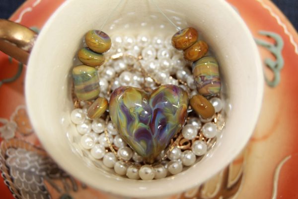 Heart Pendent with Accessory Beads on a 26" chain with matching earrings - Image 4
